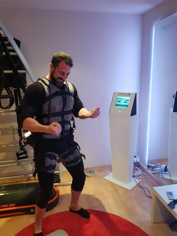 Hazte distribuidor exclusivo del pais de equipos de electrofitness, la revolucion del fitness, estetica, rehabilitacion, deporte, 20 minutos igual 3 horas fitness